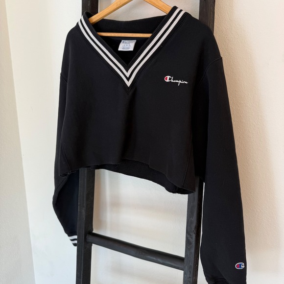 Champion Reverse Weave Cropped V Neck Sweatshirt Black Women's Large - Picture 4 of 6